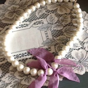 Ann Taylor white large pearled necklace.